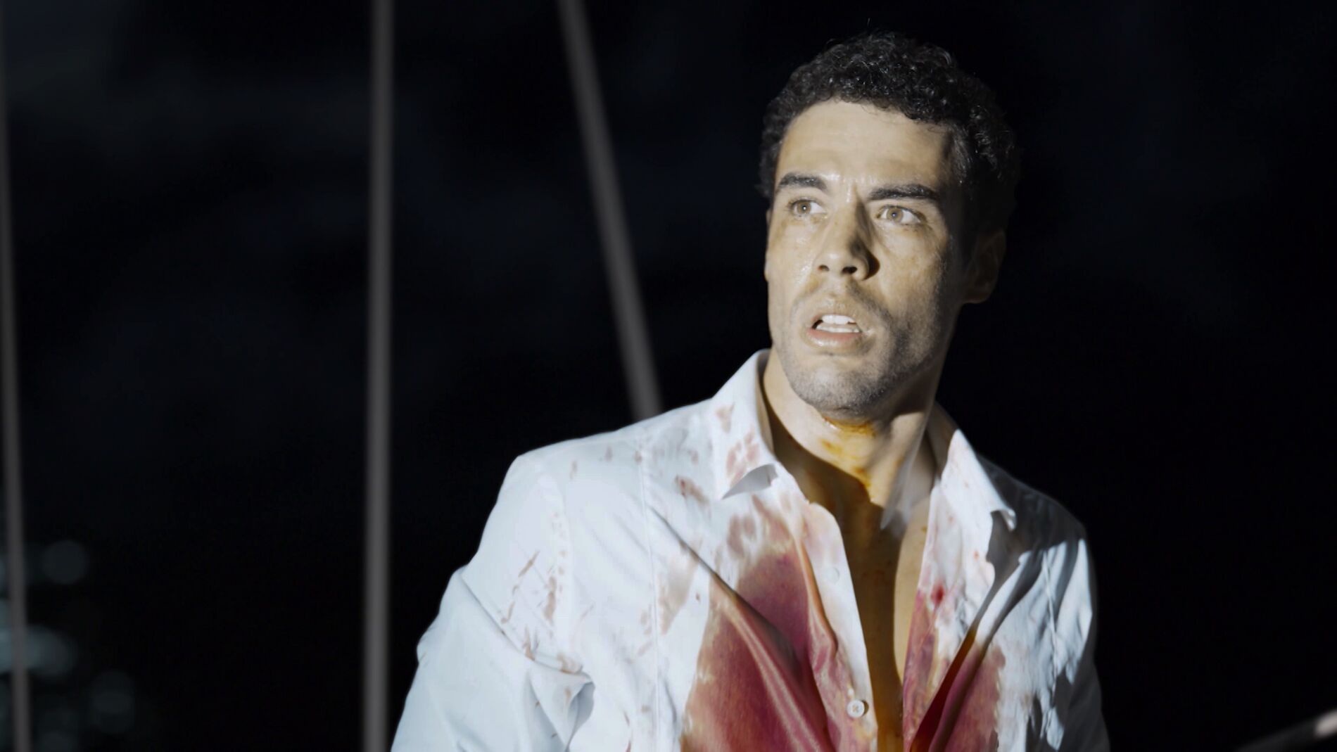 La vida de Hugo se desmorona tras hallar un cad&aacute;ver en su barco