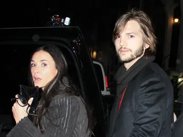 Ashton Kutcher y Demi Moore Ashton Kutcher y Demi Moore