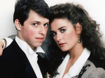 Jon Cryer y Demi Moore en la película 'No Small Affair' Jon Cryer y Demi Moore en la película 'No Small Affair'