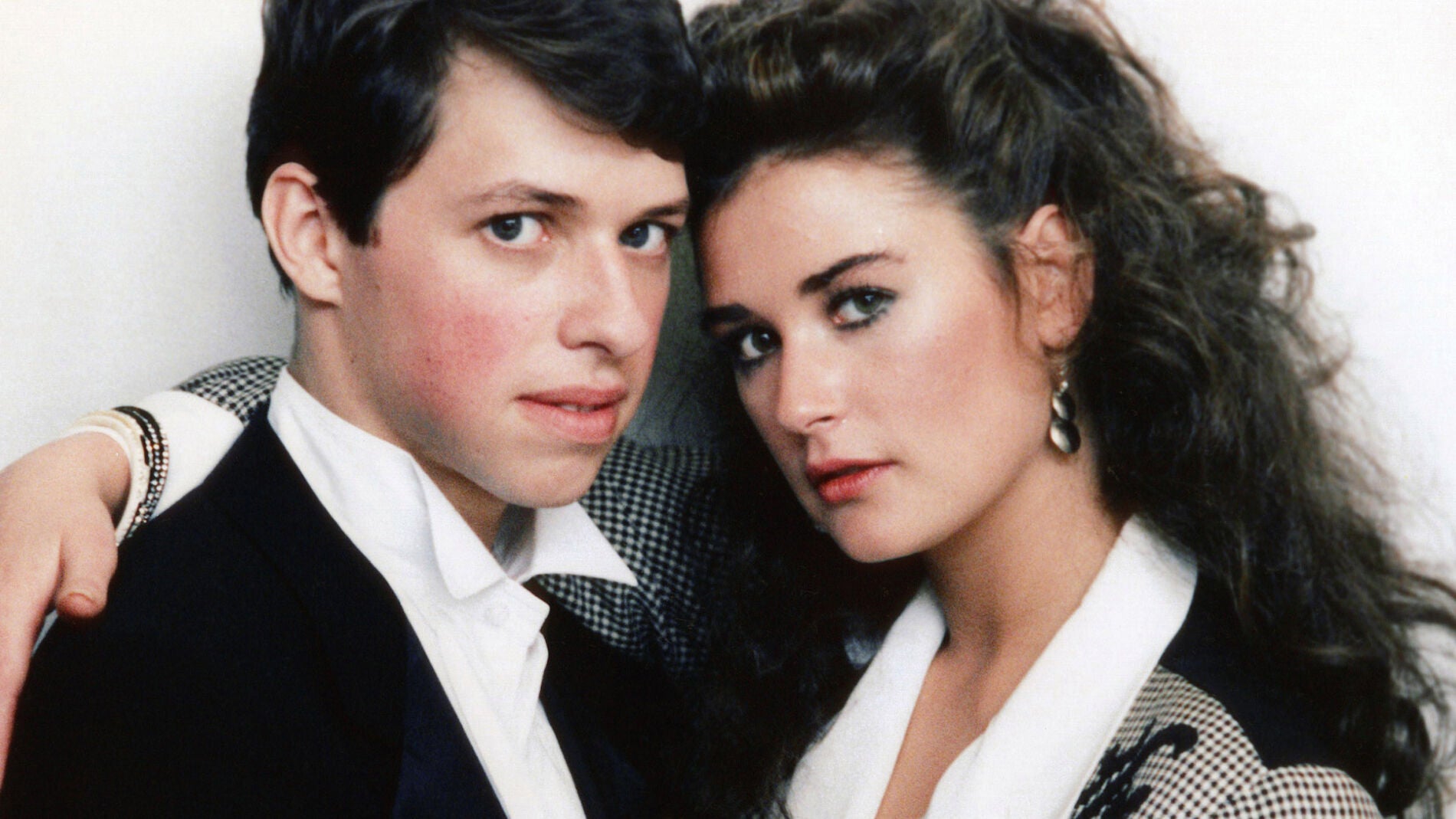 Jon Cryer y Demi Moore en la pel&iacute;cula 'No Small Affair'