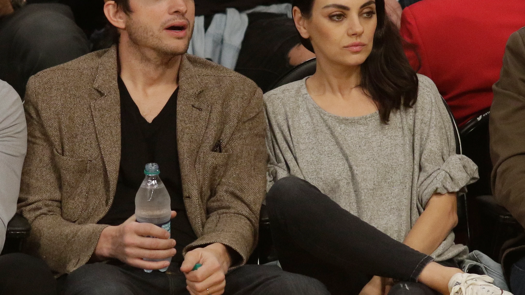 Ashton Kutcher y Mila Kunis Ashton Kutcher y Mila Kunis