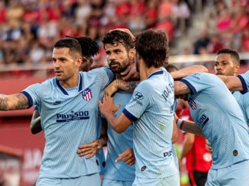 Los jugadores del Atlético de Madrid celebran el gol 