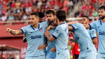 Los jugadores del Atlético de Madrid celebran el gol 