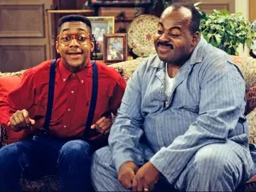 Jaleel White (Steve Urkel) y Reginald VelJohnson (Carl Winslow) en 'Cosas de Casa' Jaleel White (Steve Urkel) y Reginald VelJohnson (Carl Winslow) en 'Cosas de Casa'