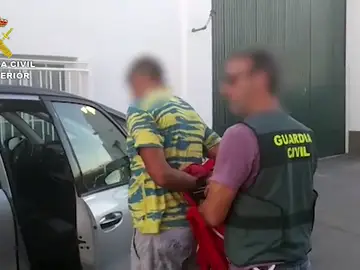 Imagen del momento de la detención del novio de Dana Leonte Imagen del momento de la detención del novio de Dana Leonte