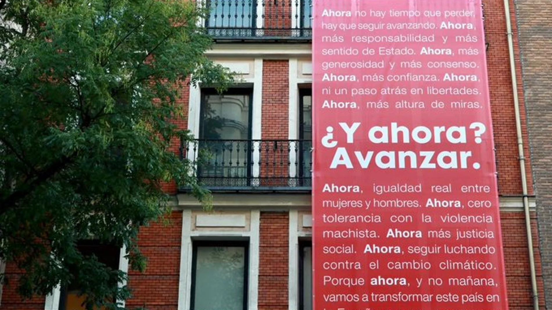 Elecciones generales 2019: El cartel de Ferraz con la primera acción de la campaña electoral para el 10N Elecciones generales 2019: El cartel de Ferraz con la primera acción de la campaña electoral para el 10N