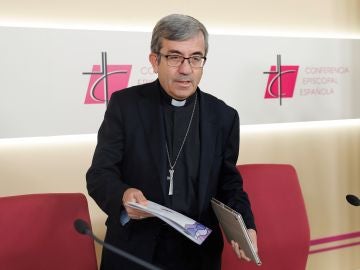 El secretario general y portavoz de la Conferencia Episcopal Española