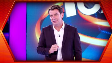 Arturo Valls felicita a '¡Boom!' por su 5º aniversario fiel a su estilo: ¡con un chiste! 