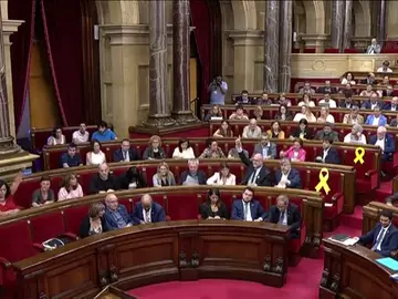 El Parlament aprueba responder con la desobediencia civil una posible condena por el 'procés' El Parlament aprueba responder con la desobediencia civil una posible condena por el 'procés'