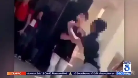 Muere un menor de 13 años tras ser agredidos por dos compañeros de clase en California Muere un menor de 13 años tras ser agredidos por dos compañeros de clase en California