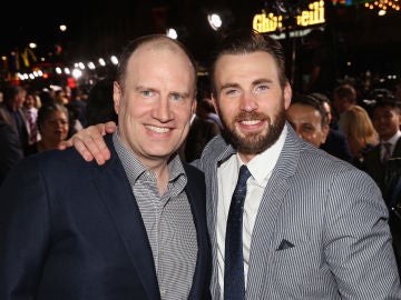 Kevin Feige (Marvel) junto a Chris Evans (Capitán América) 