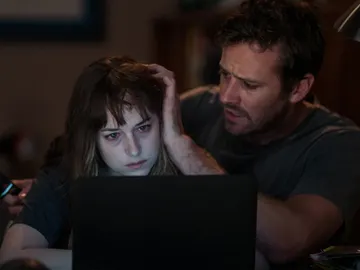 Dakota Johnson y Armie Hammer en 'Wounds' Dakota Johnson y Armie Hammer en 'Wounds'
