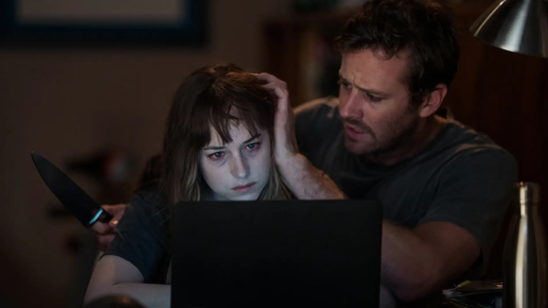 Dakota Johnson y Armie Hammer en 'Wounds'