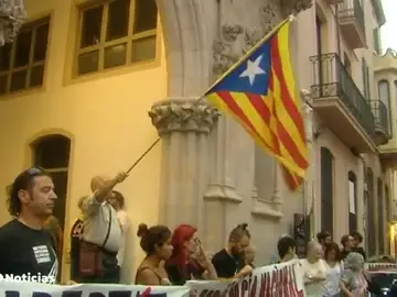 El Gobierno dice que el 155 todavía no y los independentistas mantienen el apoyo a los detenidos El Gobierno dice que el 155 todavía no y los independentistas mantienen el apoyo a los detenidos