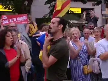 Acoso a los guardias civiles y policías en Cataluña: "Pim, pam, pum, que no quede ninguno" Acoso a los guardias civiles y policías en Cataluña: "Pim, pam, pum, que no quede ninguno"