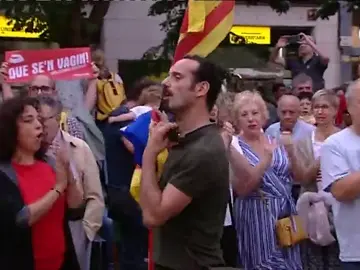 Acoso a los guardias civiles y policías en Cataluña: "Pim, pam, pum, que no quede ninguno" Acoso a los guardias civiles y policías en Cataluña: "Pim, pam, pum, que no quede ninguno"