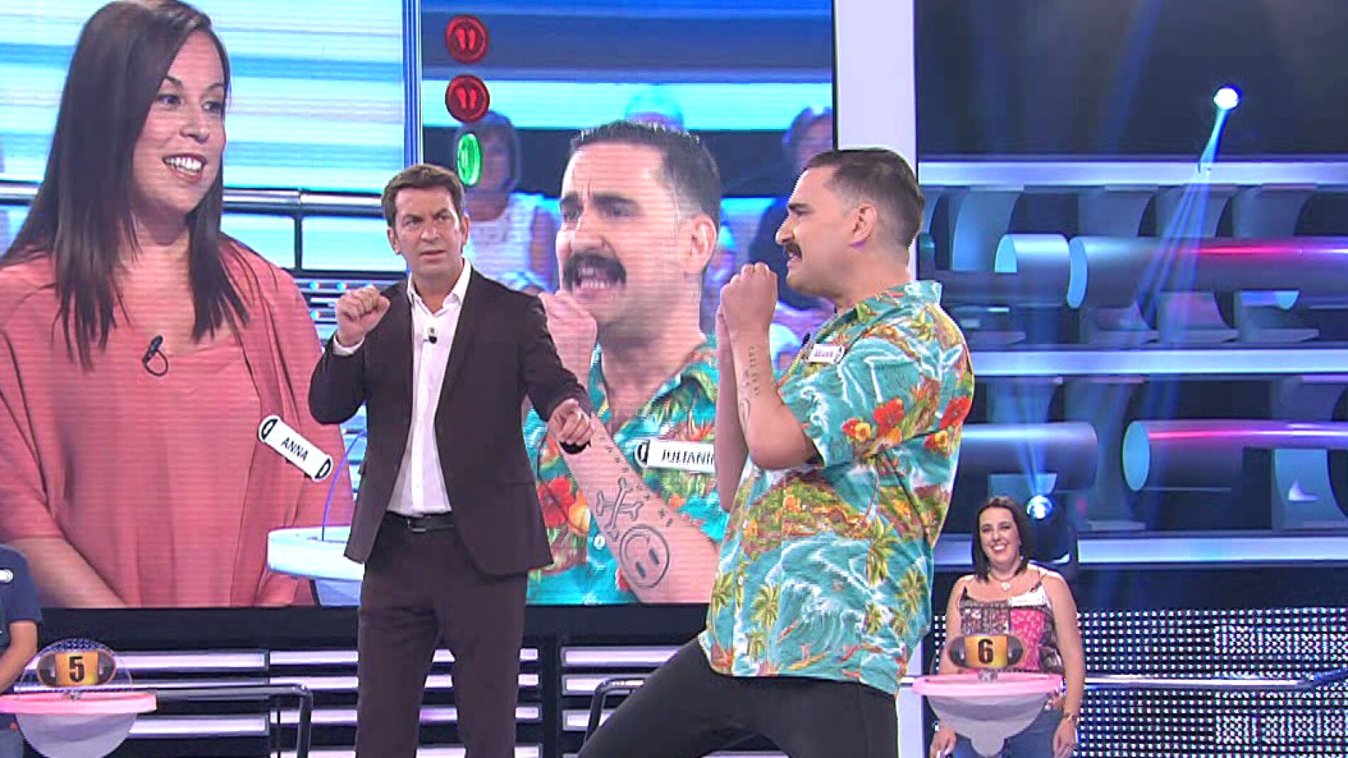 Un doble de Freddie Mercury, dobles sentidos y Palmir&aacute; Gog&oacute; en la 'palabra gallina' de '&iexcl;Ahora caigo!'
