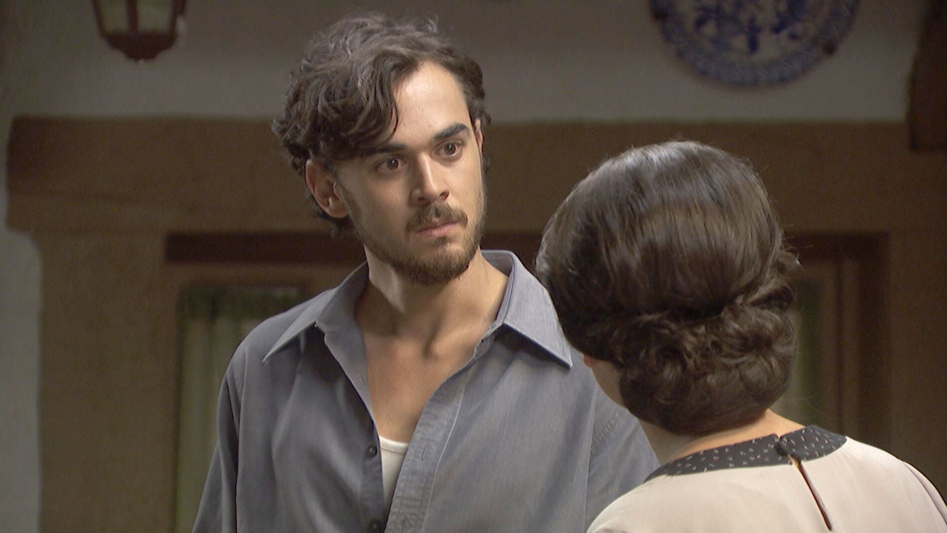 "No eres ni la sombra del muchacho con el que me cas&eacute;" 