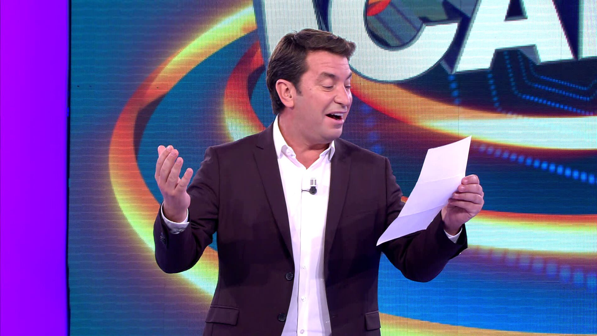 Arturo Valls, emocionado por una carta escrita a máquina de un fiel seguidor de '¡Ahora caigo!'