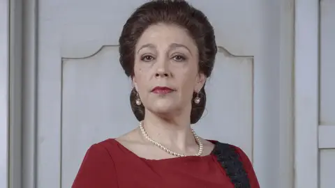 María Bouzas es Francisca Montenegro en 'El secreto de Puente Viejo' María Bouzas es Francisca Montenegro en 'El secreto de Puente Viejo'