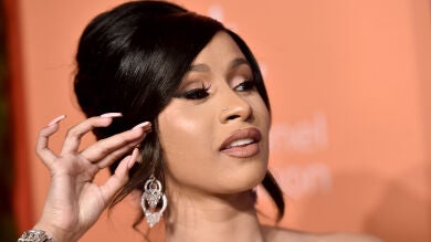 El doloroso vídeo de Cardi B depilándose las ingles