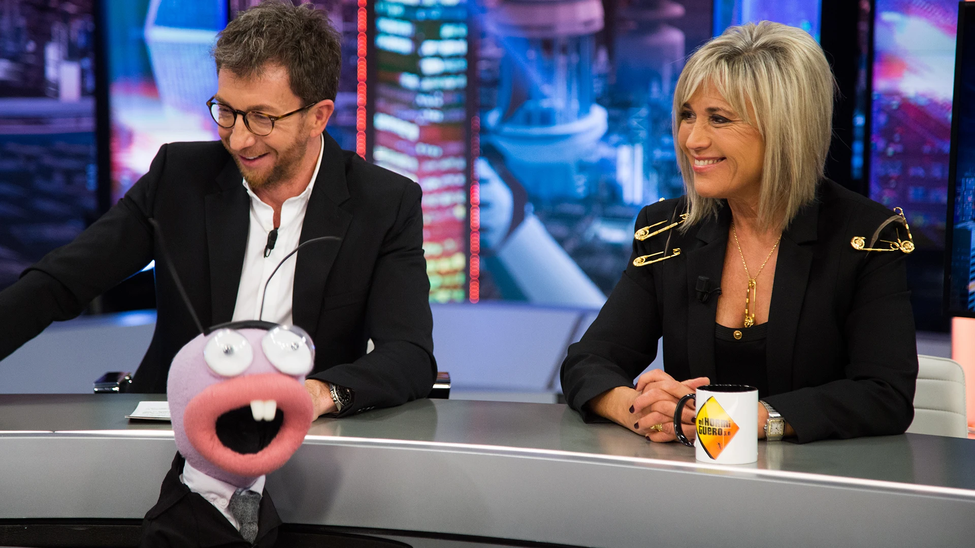 "¿Alguna vez has montado a caballo desnuda?": La sorprendente confesión de Julia Otero a Trancas y Barrancas en 'El Hormiguero 3.0' "¿Alguna vez has montado a caballo desnuda?": La sorprendente confesión de Julia Otero a Trancas y Barrancas en 'El Hormiguero 3.0'