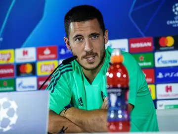 Eden Hazard en rueda de prensa Eden Hazard en rueda de prensa