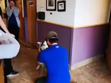 El emotivo reencuentro de un perro con su dueño tras pasar cuatro años desaparecido El emotivo reencuentro de un perro con su dueño tras pasar cuatro años desaparecido