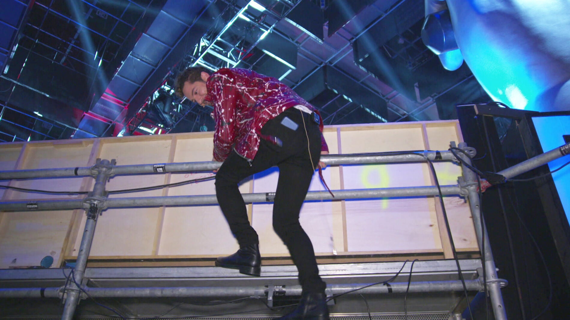 David Bisbal escala por las gradas del p&uacute;blico de &lsquo;La Voz Kids&rsquo;