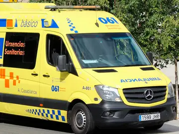 Imagen de archivo de una ambulancia Imagen de archivo de una ambulancia