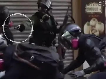 La policía dispara contra los manifestantes en Hong Kong La policía dispara contra los manifestantes en Hong Kong