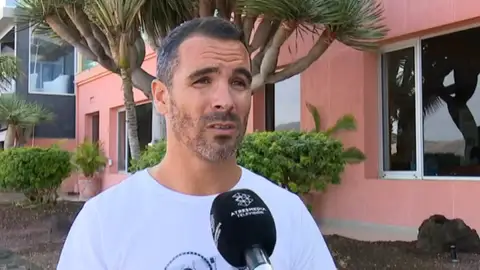 Ángel López, el futbolista que se enfrentó a unos atracadores en su casa: "Estuve forcejeando" Ángel López, el futbolista que se enfrentó a unos atracadores en su casa: "Estuve forcejeando"