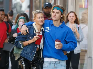 Hailey Baldwin y Justin Bieber Hailey Baldwin y Justin Bieber