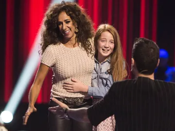 Rosario Flores suma la bonita voz de Natalia Barone tras una intensa pelea con Melendi Rosario Flores suma la bonita voz de Natalia Barone tras una intensa pelea con Melendi