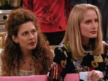 Jane Sibbett y Jessica Hecht, Carol y Susan en 'Friends' Jane Sibbett y Jessica Hecht, Carol y Susan en 'Friends'