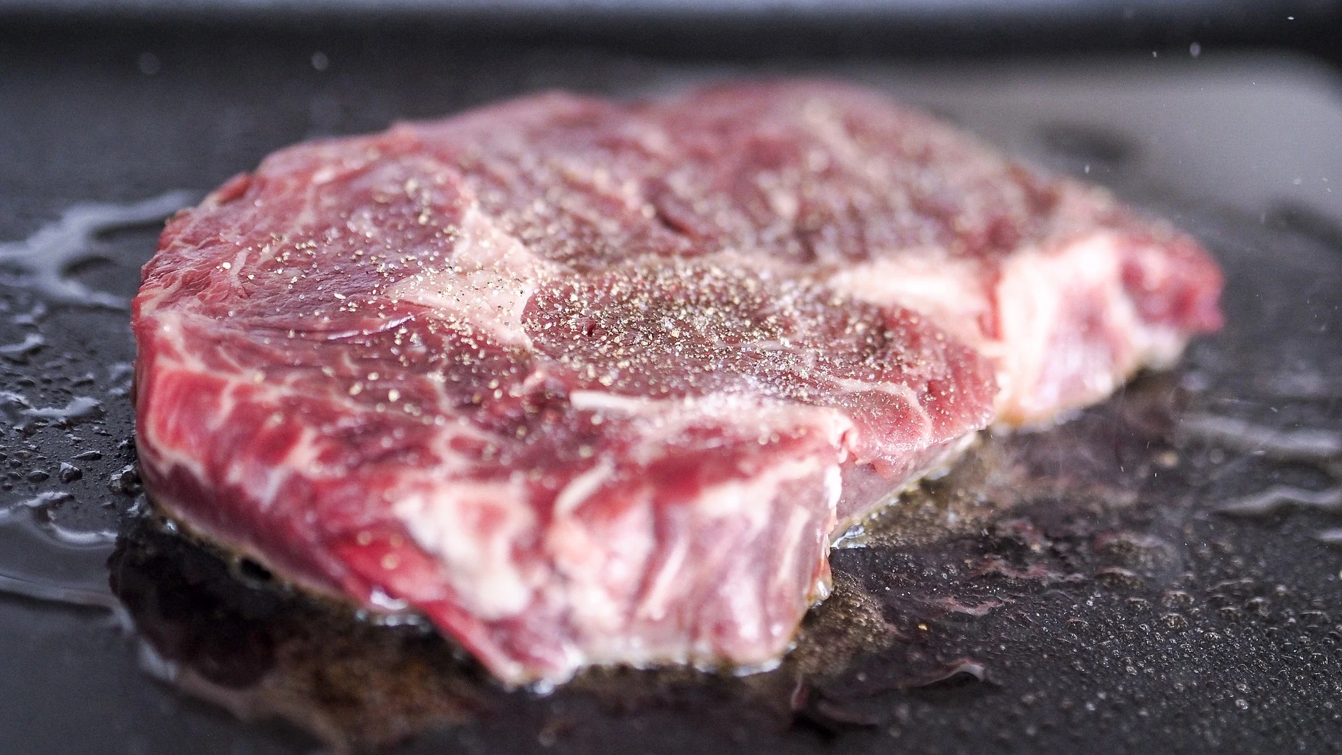 Trucos para evitar que salpique el aceite al freír
