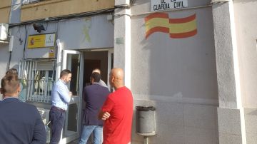 Santiago Abascal visita cuarteles de la Guardia Civil el 1-O