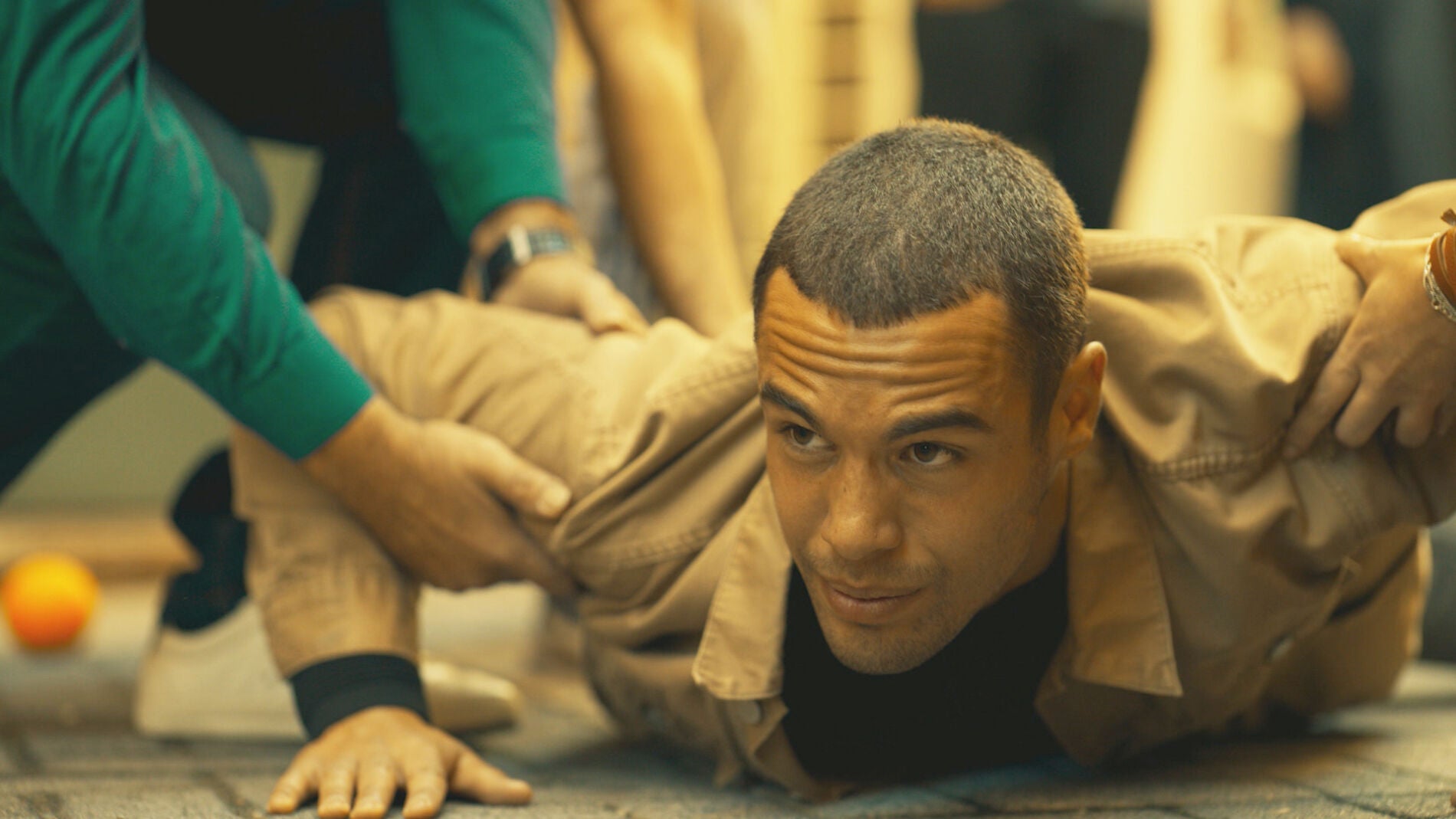 Hugo y Triana encuentran a Philip Norman en Melilla