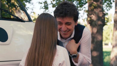 Las tomas falsas más desternillantes de 'Pequeñas coincidencias'
