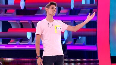 Arturo Valls desconcertado ante un imitador de David Bisbal en '¡Ahora caigo!'