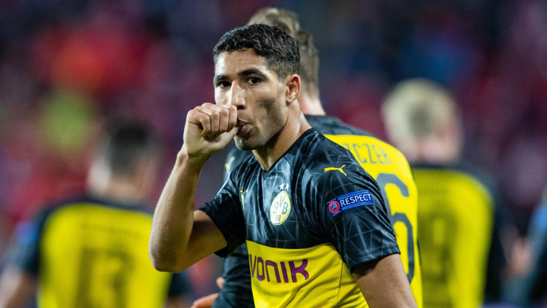 El lateral del Dortmund, Achraf. El lateral del Dortmund, Achraf.