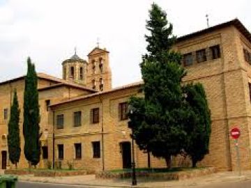 Roban en el convento de Sahagún, en León, mientras las monjas rezaban a vísperas