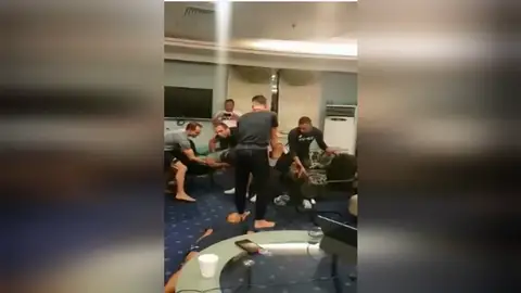 Escándalo en Francia por una sesión de hipnosis en el Mundial de Doha Escándalo en Francia por una sesión de hipnosis en el Mundial de Doha