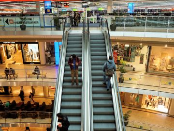 Imagen de archivo de un centro comercial