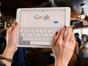 Navegador Google en una tablet Navegador Google en una tablet
