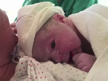 Nacimiento de un bebé Nacimiento de un bebé