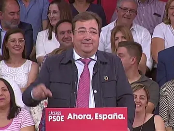 Guillermo Fernández Vara pide el voto para Felipe González en un mitín de Pedro Sánchez Guillermo Fernández Vara pide el voto para Felipe González en un mitín de Pedro Sánchez