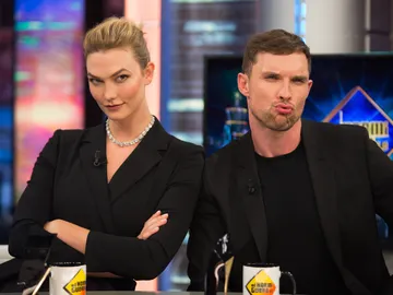 El secreto de Karlie Kloss y Ed Skrein para realizar la foto perfecta El secreto de Karlie Kloss y Ed Skrein para realizar la foto perfecta