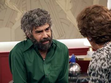 'Amar es para siempre': La audacia de Curtis y Jose para evitar que Benigna les eche del King’s 'Amar es para siempre': La audacia de Curtis y Jose para evitar que Benigna les eche del King’s