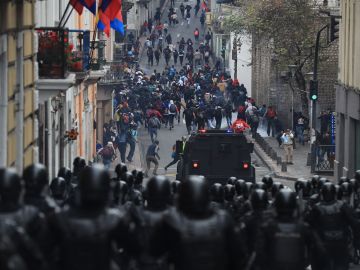 Protestas multitudinarias en Ecuador.